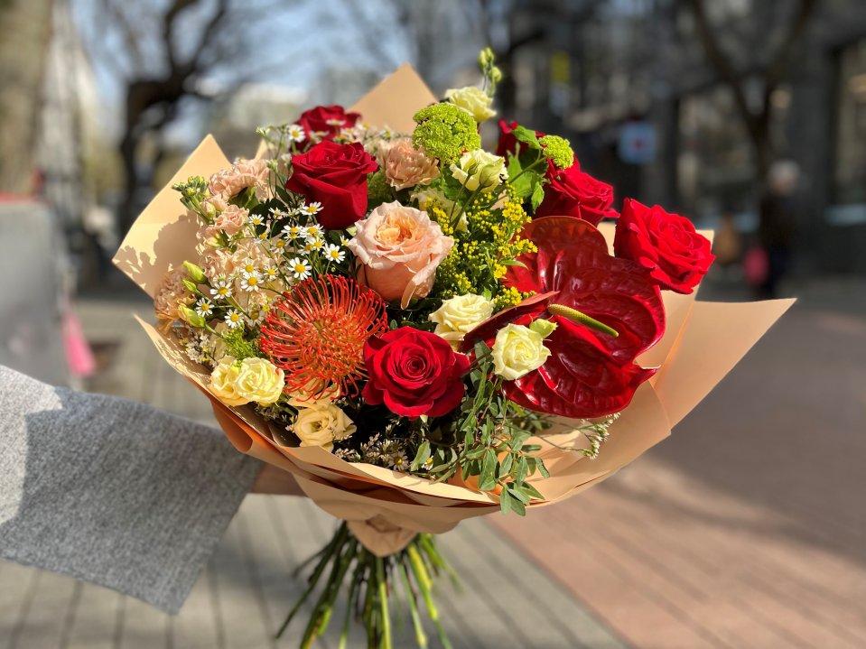 Pestrá miešaná kytica