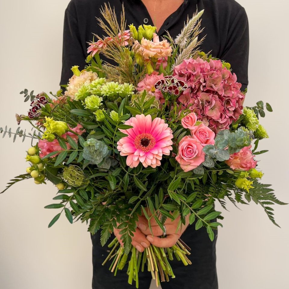 Kytica letná s hortenziou